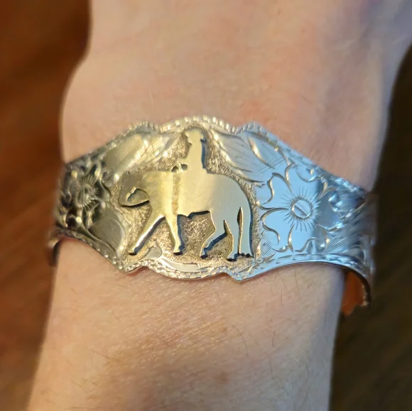 Engraved Sterling and Gold Western Pleasure Horse Cuff Bracelet - Picture 4 of 8